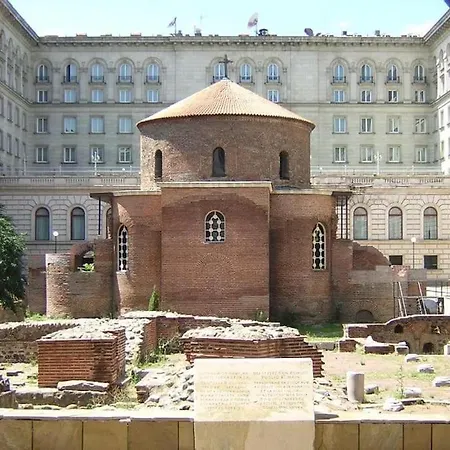 Center 1 * София
