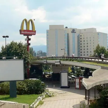 Center 1 Апартамент