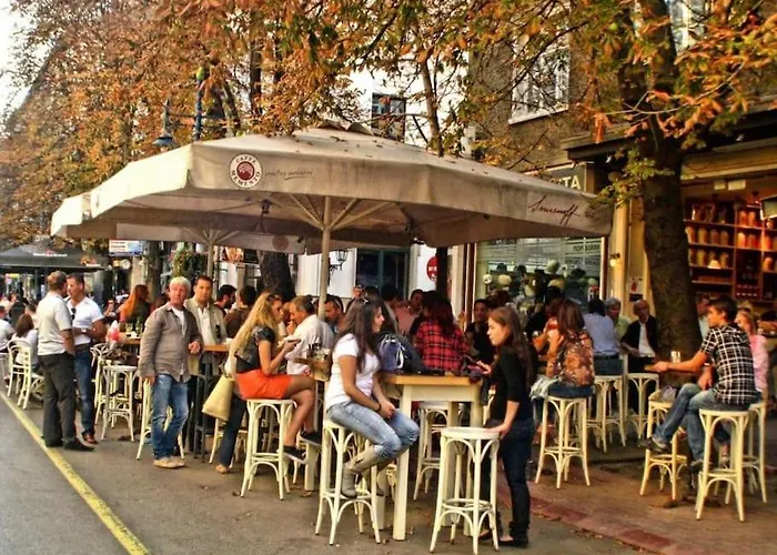 アパート Center 1 *