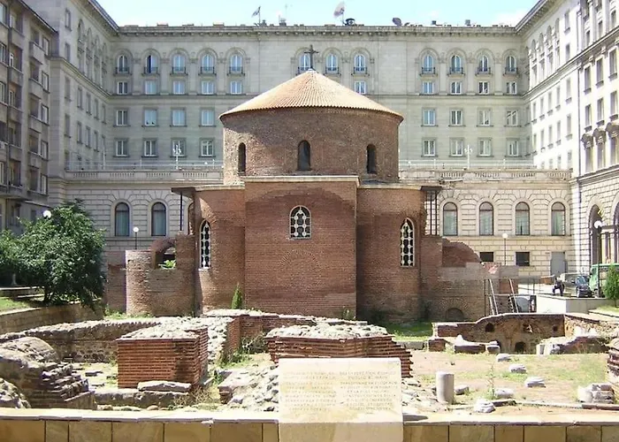 Center 1 * ソフィア