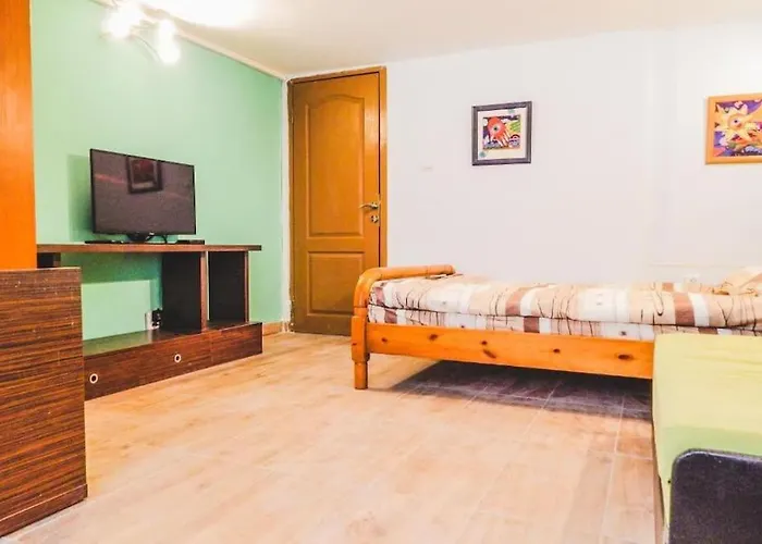 Center 1 アパート